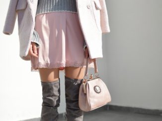 Tři outfity, kde hrají kozačky nad kolena hlavní roli