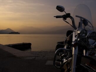 Jízda na motorce po setmění